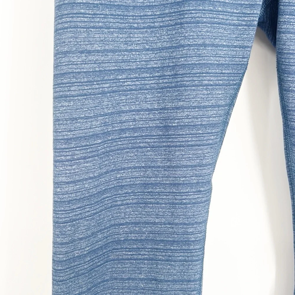 NOBULL Blue Space Dyed Capri Leggings size Medium - Picture 3 of 8